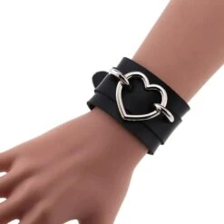 Gothic Locked Heart Bracelet -Gothic Clothing Store 17 28d90e7e 02e1 49bf 8cc8 67ba01916078