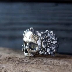 Savage Skull Ring -Gothic Clothing Store 1 11489053 e264 440d b006 dcb6093c6b66