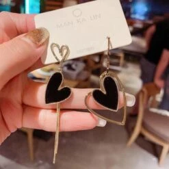Dark Heart Earrings -Gothic Clothing Store 1 f4535bd2 fd03 48f2 8585 da84e316bfff