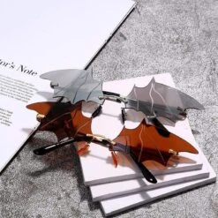 Stylish Batgirl Sunglasses -Gothic Clothing Store 3 5306cb3a 0c2e 4644 a451 b19bab9eae3d