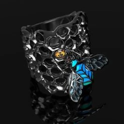 Clever Honeybee Ring -Gothic Clothing Store 3 a9039ea0 fbac 48be a41d 9d9e7d37575b
