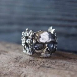 Savage Skull Ring -Gothic Clothing Store 3 e14c9b41 1af0 4fa5 90f5 a3813936f912