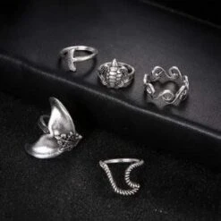 Gothic Wave Ring -Gothic Clothing Store 3ring