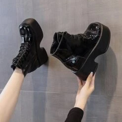 Julie Platform Saddle Shoes -Gothic Clothing Store 4 1b5b4666 86ff 4509 a3a9 a490b0269a86