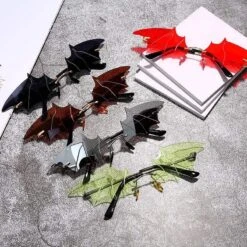 Stylish Batgirl Sunglasses -Gothic Clothing Store 4 380e8998 b880 4140 b29f 3fc75e6ebc07