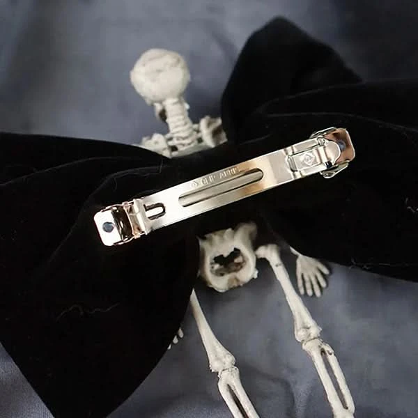 Skeleton's Embrace Hair Clip 4 Skeleton's Embrace Hair Clip - Image 4