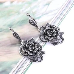 Black Rose Vintage Earrings -Gothic Clothing Store 5 429a4557 efef 4b17 82fd 373456fbbf8b