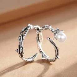 Rose & Pearl Thorn Rings -Gothic Clothing Store 7 db730dbc 1442 4a0e b770 bd2fcef20851