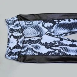 Flirty Viper Fitness Leggings -Gothic Clothing Store 9 63c74ded ebdc 49ca a7bd 236314780567