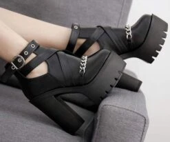 Retribution Chain Boots -Gothic Clothing Store Screenshot 20 6dde65fd 9fb4 4cd3 9275 685d072b12c0