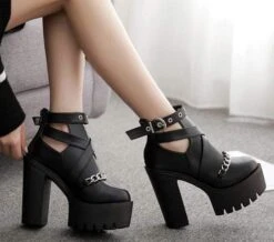 Retribution Chain Boots -Gothic Clothing Store Screenshot 21 19c23e68 a91d 4799 a325 d85789bbcd33