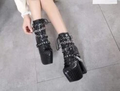 Marvelously Marvelous Boots -Gothic Clothing Store Screenshot 23 6517ffb8 8f24 45b9 a13b d1d128a8ff2a