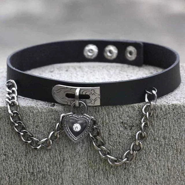 Chained Lock Heart Choker 4 Chained Lock Heart Choker - Image 4